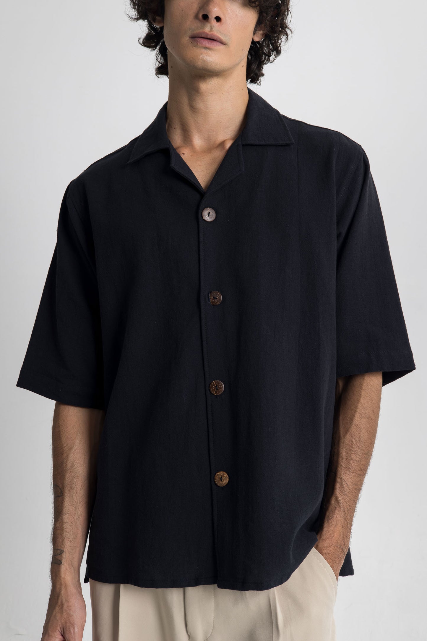 Lost In Nowhere Button Up / Linen Seaside Cropped - Black SS Seaside Cropped - Black SS