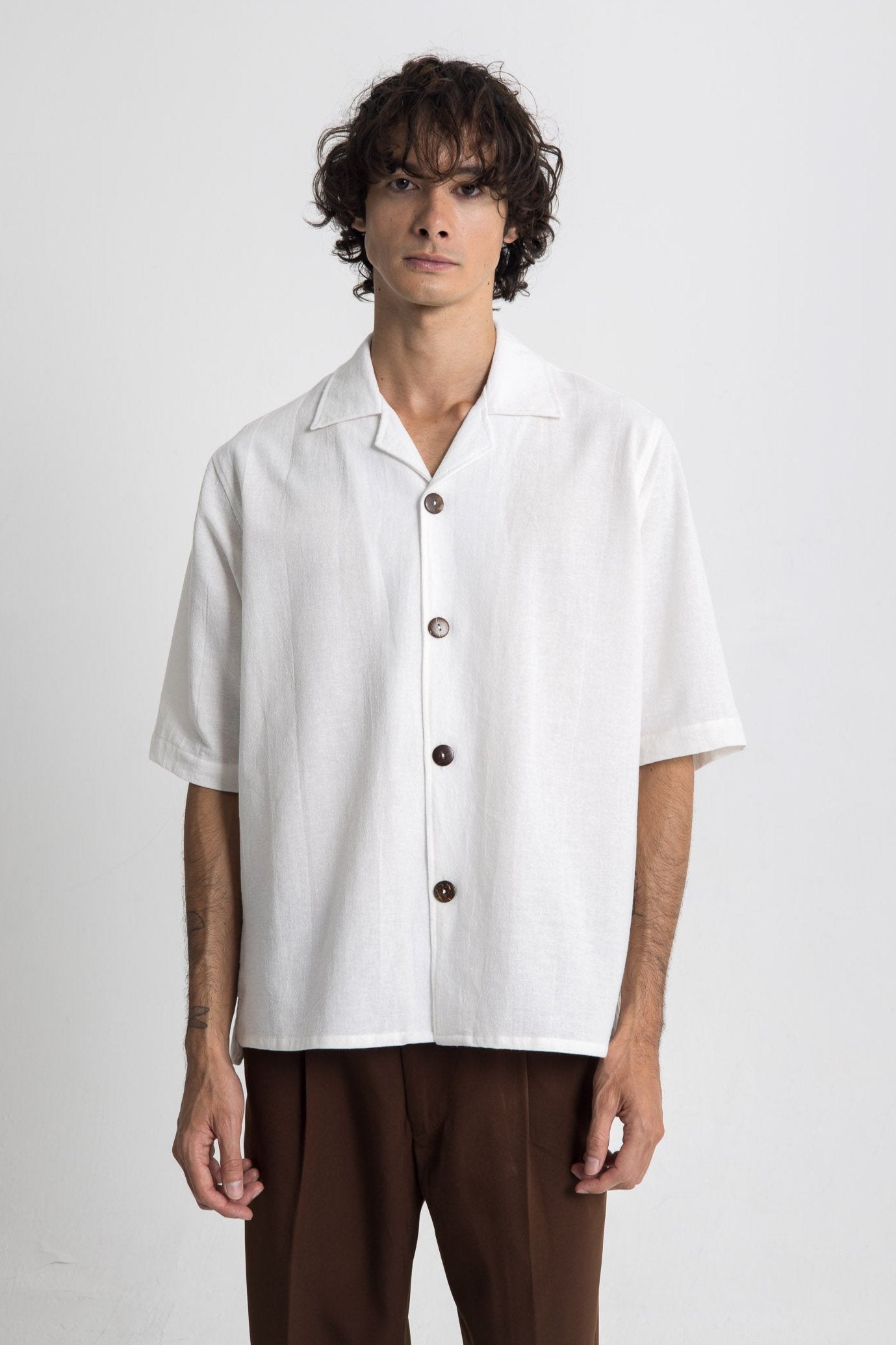 Lost In Nowhere Button Up / Linen Seaside Cropped - White SS Seaside Cropped - White SS