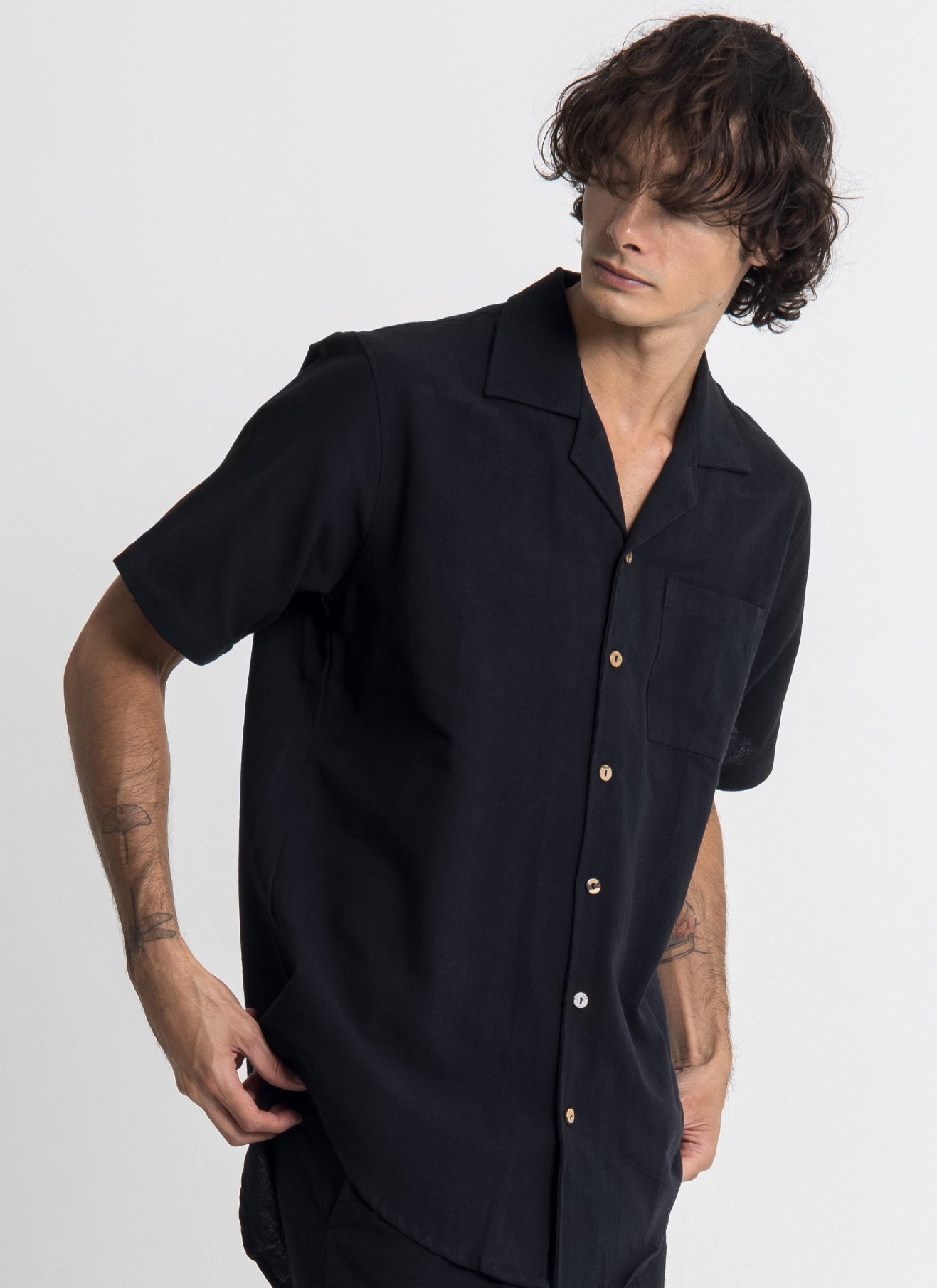 Lost In Nowhere Button Up / Linen Seaside Linen - Black Sand SS Seaside Linen - Black Sand SS
