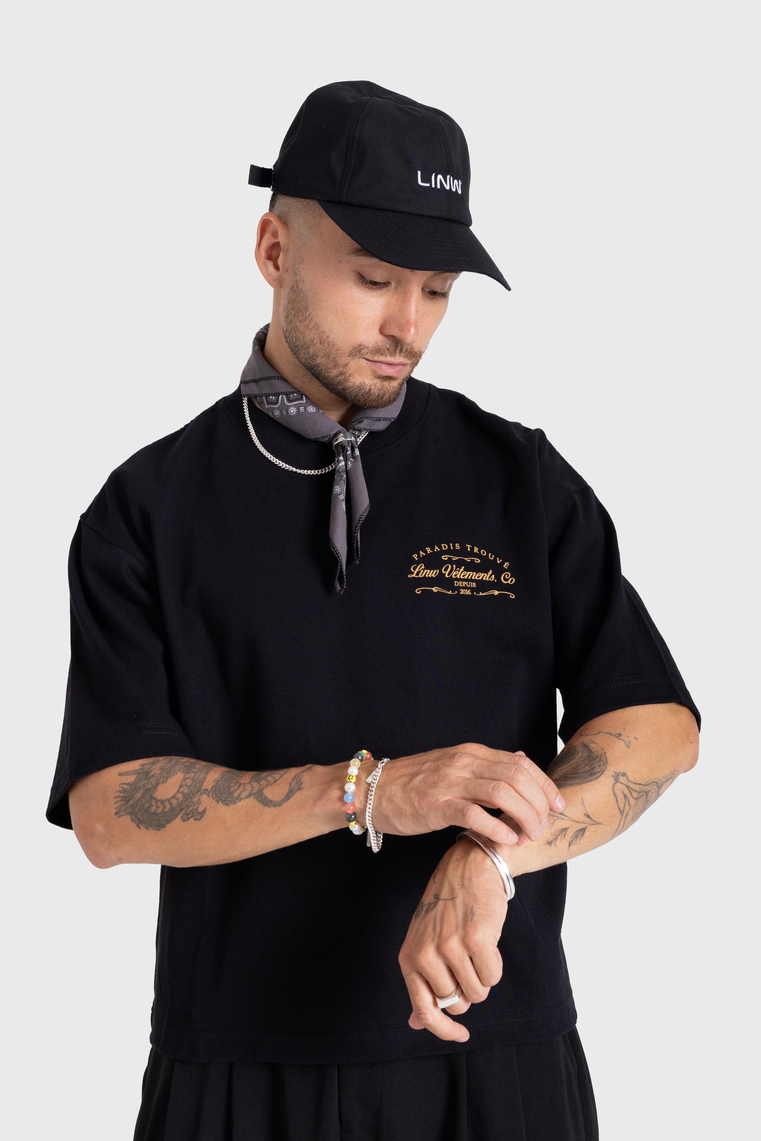 Paradise Trouve Cropped Tee - Black – LINW