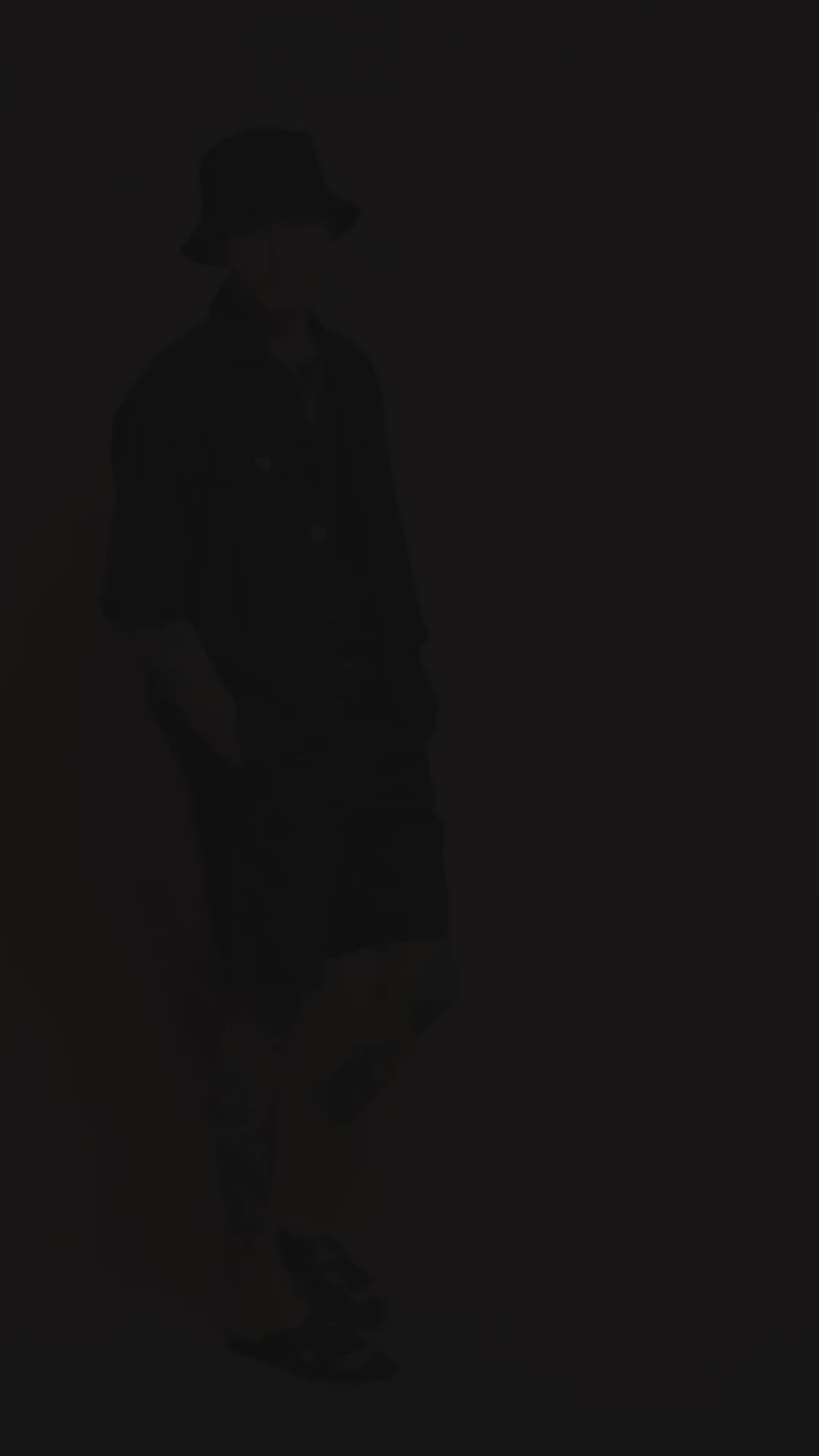 Cropped UT Shirt - Black