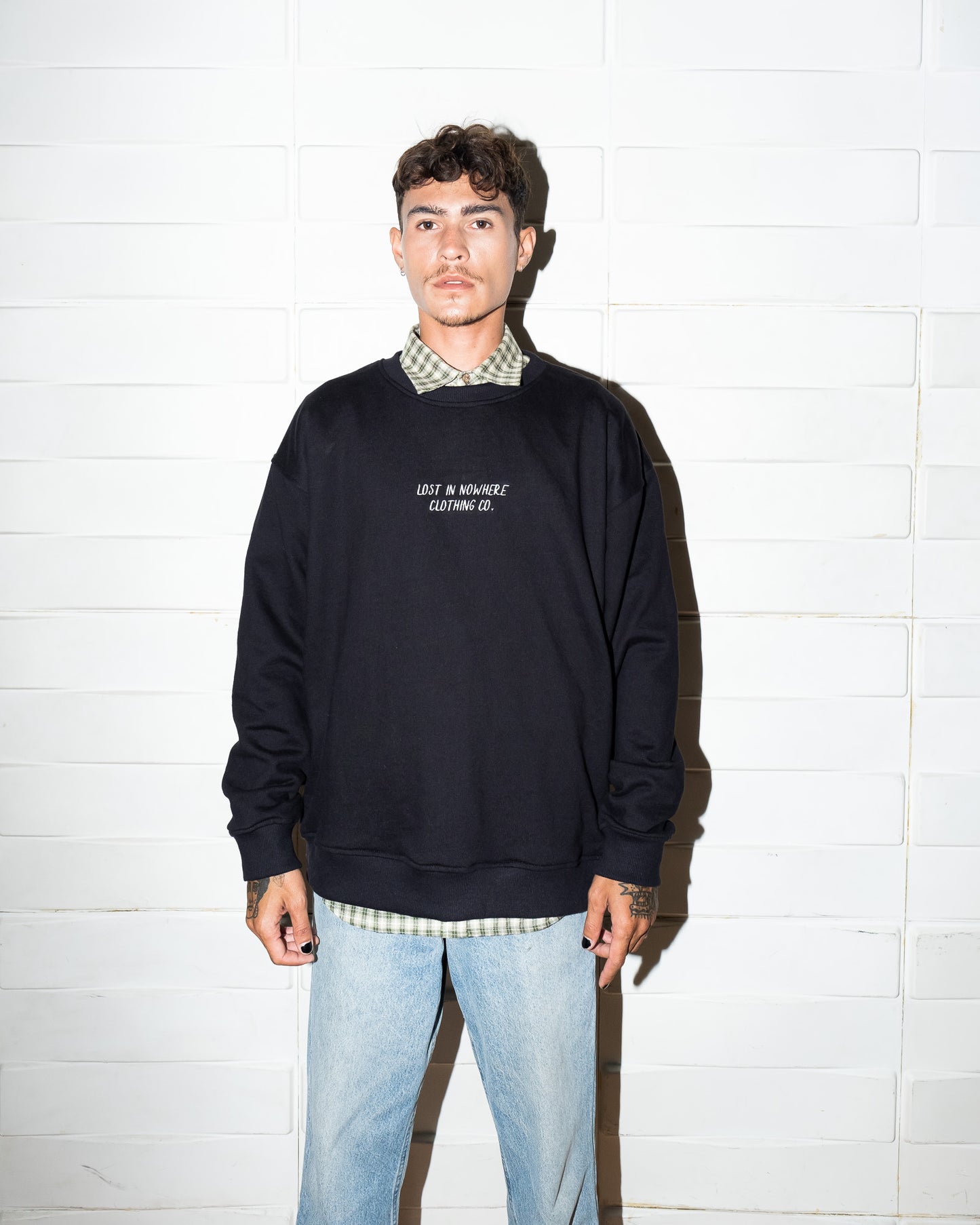 Load image into Gallery viewer, Crew Sweater - Black
